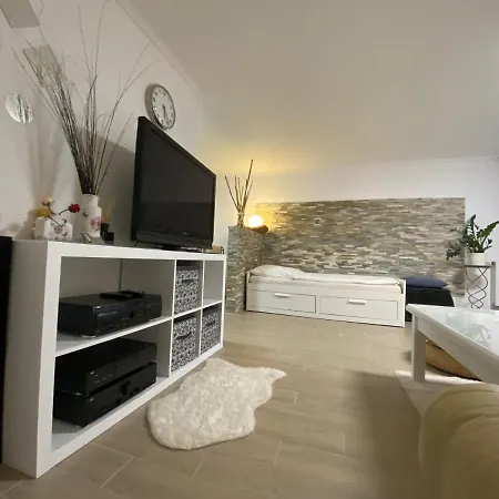 Apartment Ds *